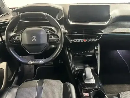 Photo 7 Peugeot 2008  e- 136ch GT