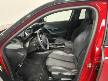 Photo 8 Peugeot 2008  e- 136ch GT