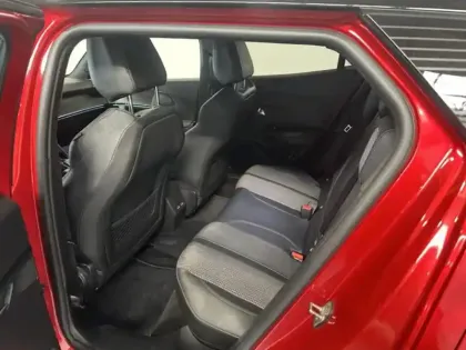 Photo 9 Peugeot 2008  e- 136ch GT