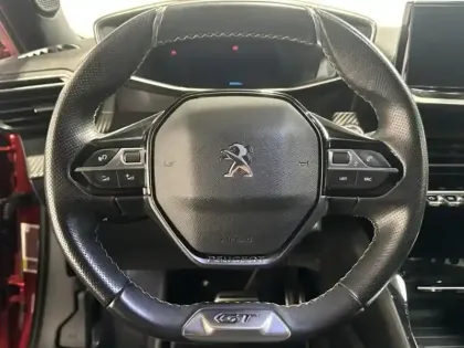 Photo 13 Peugeot 2008  e- 136ch GT