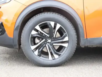 Photo 10 Peugeot 2008  e- 136ch Roadtrip