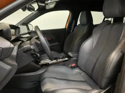 Photo 7 Peugeot 2008  e- 136ch GT