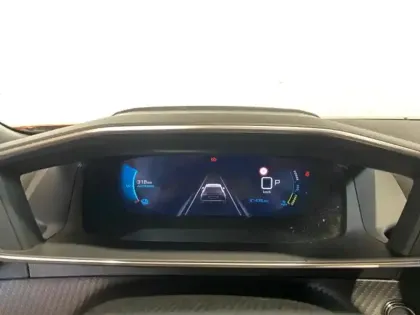 Photo 13 Peugeot 2008  e- 136ch GT