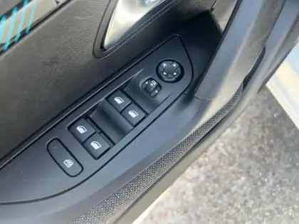 Photo 11 Peugeot 2008  1.2 PureTech 100ch S&S Style