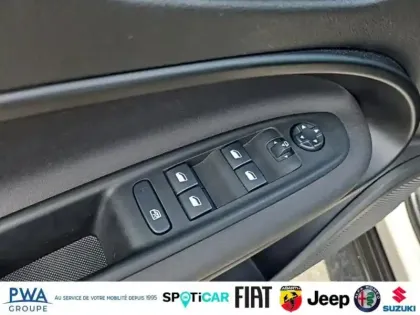 Photo 11 Alfa Romeo Junior  1.2 Ibrida 136ch DCT6