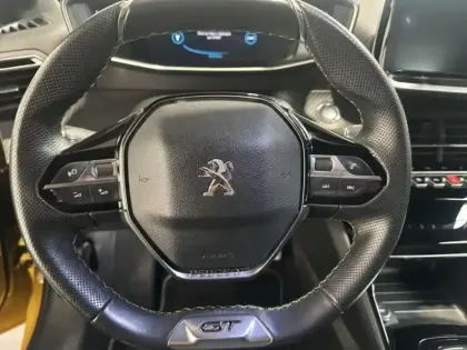 Photo 14 Peugeot 208  e- 136ch GT