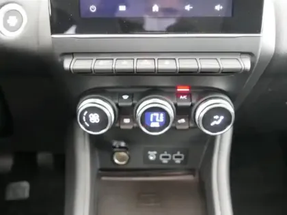 Photo 6 Renault Captur  1.3 TCe 140ch FAP Intens -21