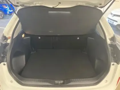 Photo 11 Toyota Yaris  Cross 116h Dynamic Business + Programme Beyond Zero Academy MY22