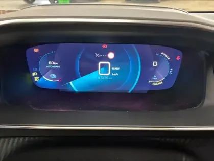 Photo 12 Peugeot 2008  e- 136ch GT