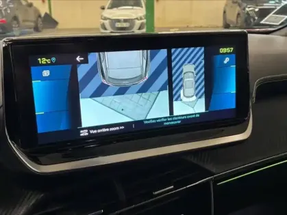 Photo 10 Peugeot 2008  e- 136ch GT