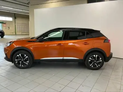 Photo 13 Peugeot 2008  e- 136ch GT