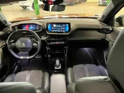 Photo 5 Peugeot 2008  e- 136ch GT