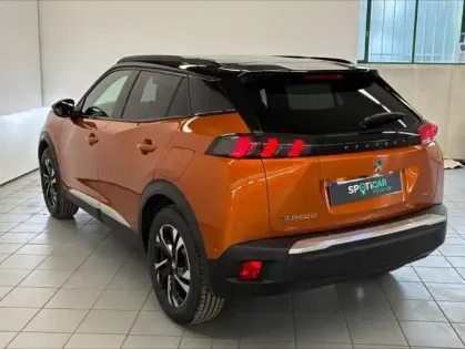 Photo 9 Peugeot 2008  e- 136ch GT