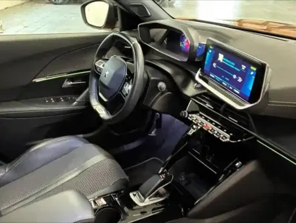 Photo 11 Peugeot 2008  e- 136ch GT