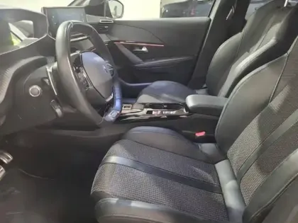 Photo 8 Peugeot 208  1.2 PureTech 100ch S&S GT EAT8