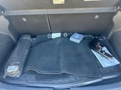 Photo 12 Toyota Yaris  116h Design 5p MY22