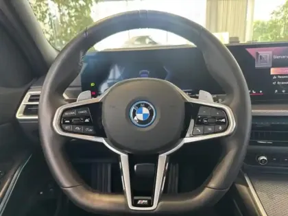 Photo 5 BMW Serie 3 Série 3 Touring 330eA 292ch M Sport