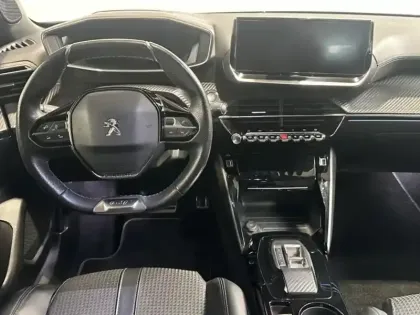 Photo 7 Peugeot 2008  e- 136ch GT