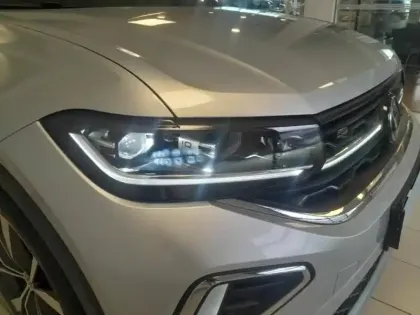 Photo 8 Volkswagen T-cross  1.0 TSI 116ch R-Line Edition DSG7