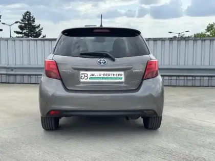 Photo 7 Toyota Yaris  100h Collection 5p