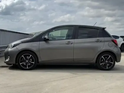 Photo 6 Toyota Yaris  100h Collection 5p