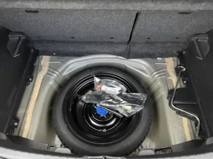 Photo 11 Toyota Yaris  100h Collection 5p