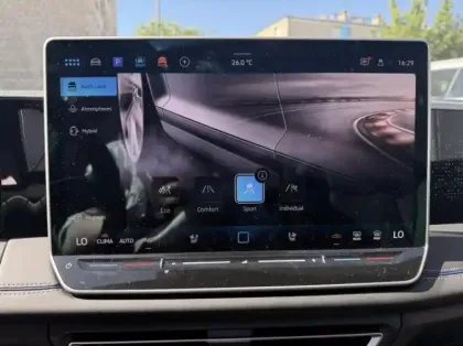 Photo 14 Volkswagen Tiguan  1.5 eHybrid 204ch R-Line Exclusive DSG6