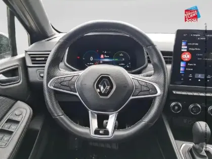 Photo 11 Renault Clio  1.6 E-Tech hybride 145ch Engineered