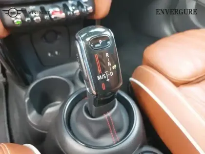 Photo 14 Mini Mini  5 Portes Cooper S 192ch Edition 60 Years BVA7 119g