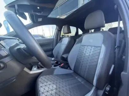 Photo 10 Volkswagen Taigo  1.5 TSI 150ch R-Line Edition DSG7