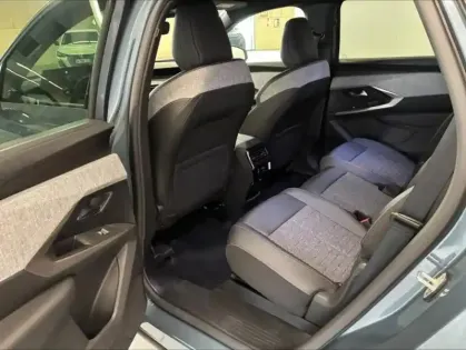 Photo 7 Peugeot 5008  Hybrid 145ch Allure e-DCS6