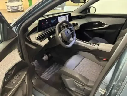 Photo 13 Peugeot 5008  Hybrid 145ch Allure e-DCS6