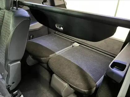 Photo 12 Peugeot 5008  Hybrid 145ch Allure e-DCS6