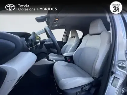 Photo 10 Toyota Yaris  116h Iconic 5p MY22