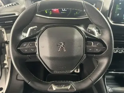 Photo 14 Peugeot 2008  1.2 130 GT EAT8 i-cockpit GPS Camera Full led