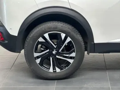 Photo 9 Peugeot 2008  1.2 130 GT EAT8 i-cockpit GPS Camera Full led