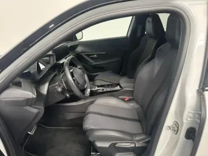 Photo 7 Peugeot 2008  1.2 130 GT EAT8 i-cockpit GPS Camera Full led