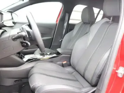 Photo 8 Peugeot 208  1.2 Hybrid 110ch GT e-DCS6