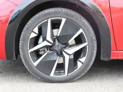 Photo 10 Peugeot 208  1.2 Hybrid 110ch GT e-DCS6