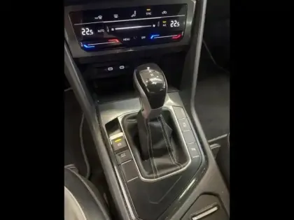 Photo 14 Volkswagen Tiguan  1.5 TSI 150ch R-Line DSG7