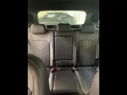 Photo 11 Volkswagen Tiguan  1.5 TSI 150ch R-Line DSG7