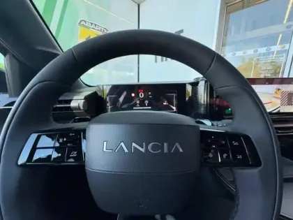 Photo 14 Lancia Ypsilon  1.2 Ibrida 110ch LX eDCT6