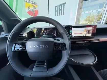 Photo 13 Lancia Ypsilon  1.2 Ibrida 110ch LX eDCT6