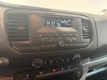 Photo 10 Peugeot Expert  Fg Standard 1.5 BlueHDi 120ch Premium Attelage Alarme Bluetooth Radar