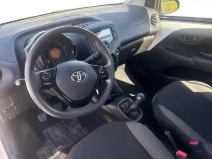 Photo 14 Toyota Aygo  1.0 VVT-i 72ch x-pro 5P MY19