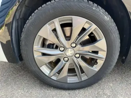 Photo 6 Peugeot 208  e- 136ch Allure Pack