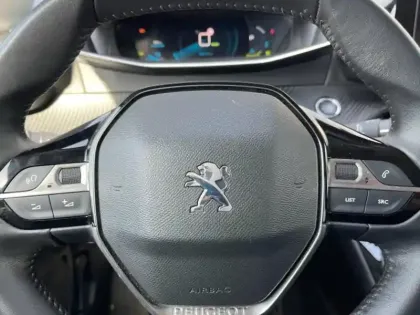 Photo 14 Peugeot 208  e- 136ch Allure Pack