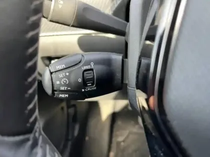 Photo 13 Peugeot 208  e- 136ch Allure Pack