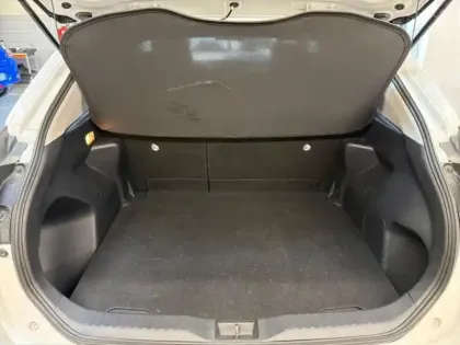 Photo 11 Toyota Yaris  Cross 116h Dynamic Business + Programme Beyond Zero Academy MY22