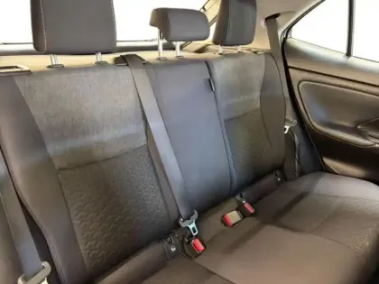 Photo 8 Toyota Yaris  Cross 116h Dynamic Business + Programme Beyond Zero Academy MY22